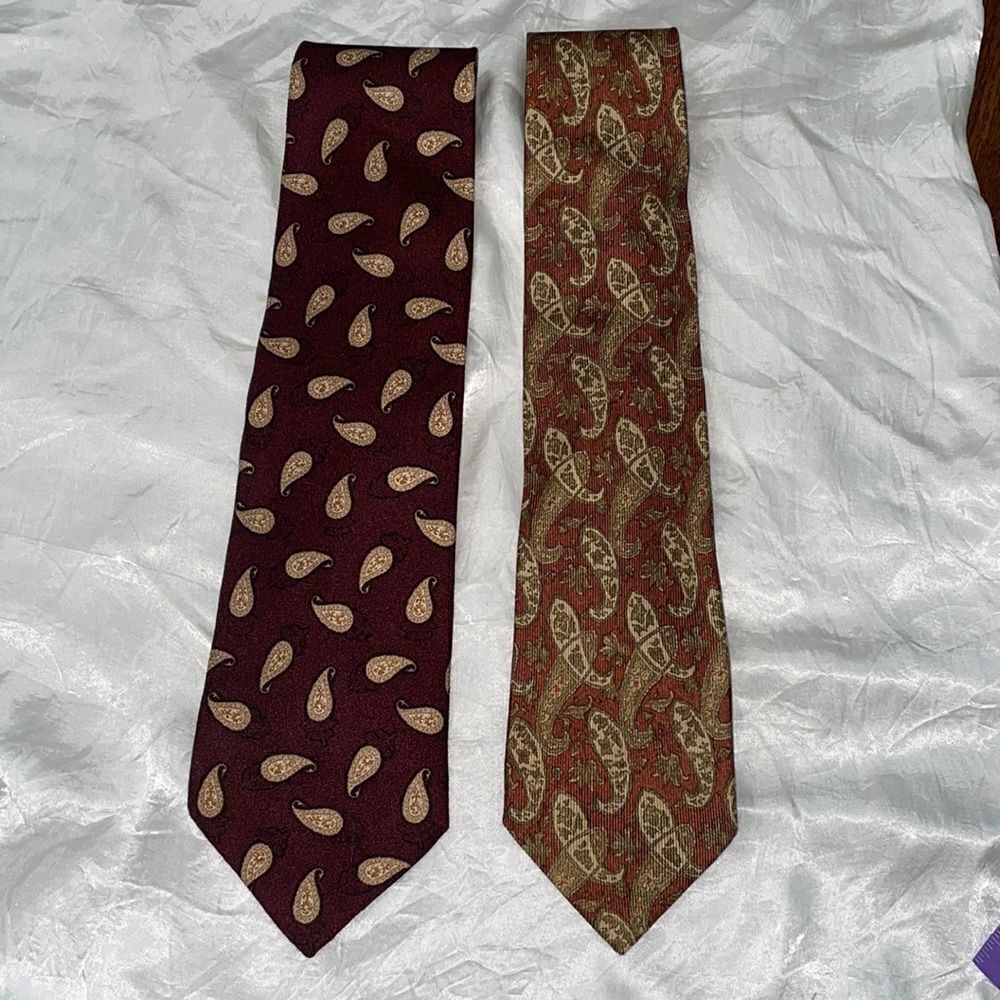 2 vintage Joseph Abboud paisley silk ties‎